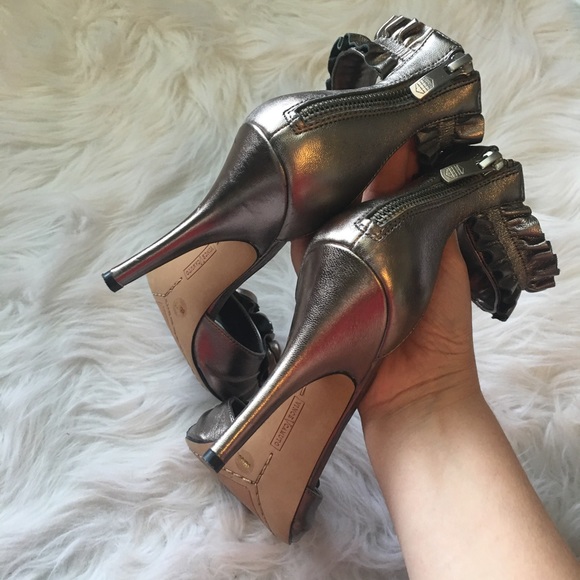 Vince Camuto Pewter Florette Heels - Picture 3 of 4